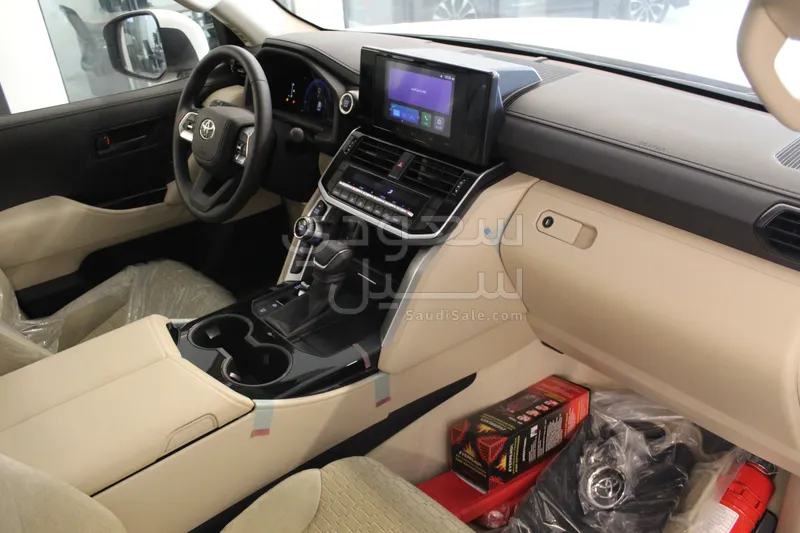 2025 تويوتا لاند كروزر جي اكس ار