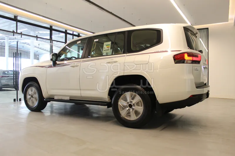 2025 تويوتا لاند كروزر جي اكس ار