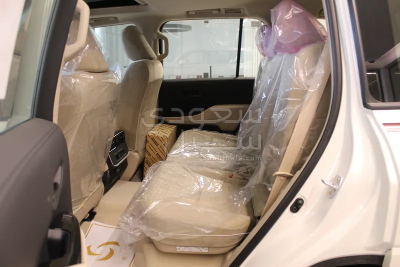 2025 تويوتا لاند كروزر جي اكس ار