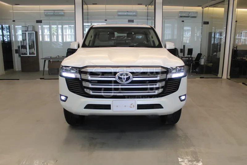 2025 تويوتا لاند كروزر جي اكس ار