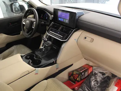 2025 تويوتا لاند كروزر جي اكس ار