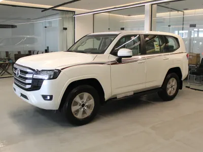 2025 تويوتا لاند كروزر جي اكس ار