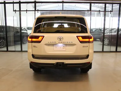 2025 تويوتا لاند كروزر جي اكس ار