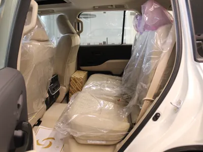 2025 تويوتا لاند كروزر جي اكس ار