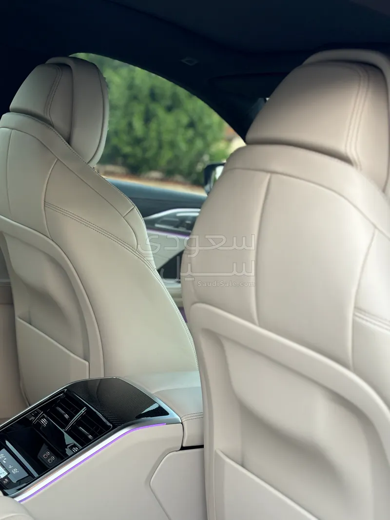 2024 BMW 8 Series 840i