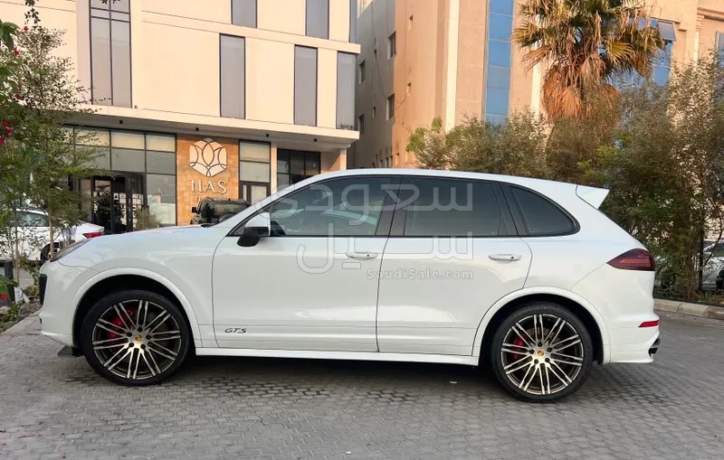 2016 بورش كايين جي تي اس