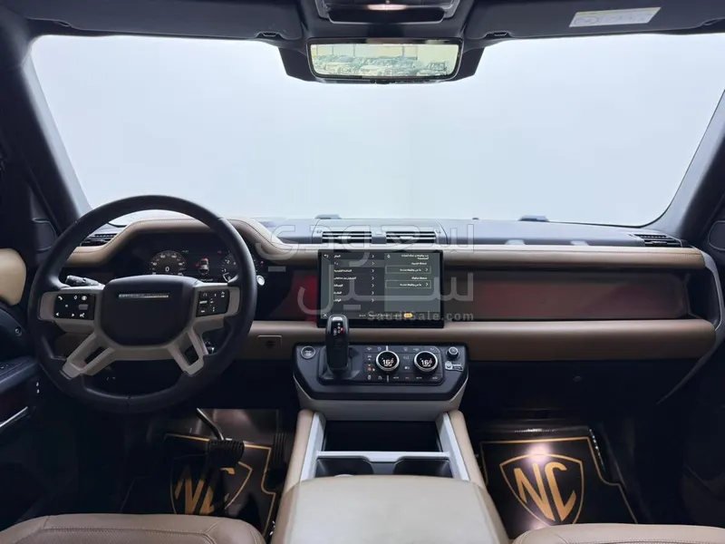 2025 لاند روفر ديفيندر اتش اس اي