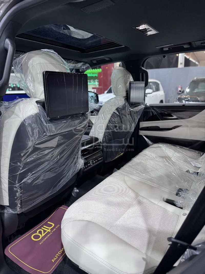 2025 لكزس إل إكس 600