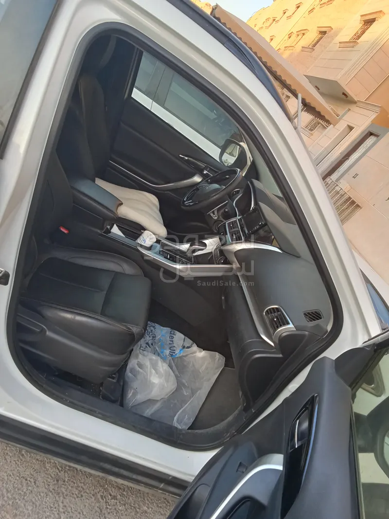 2018 متسوبيشي اكليبس كروس