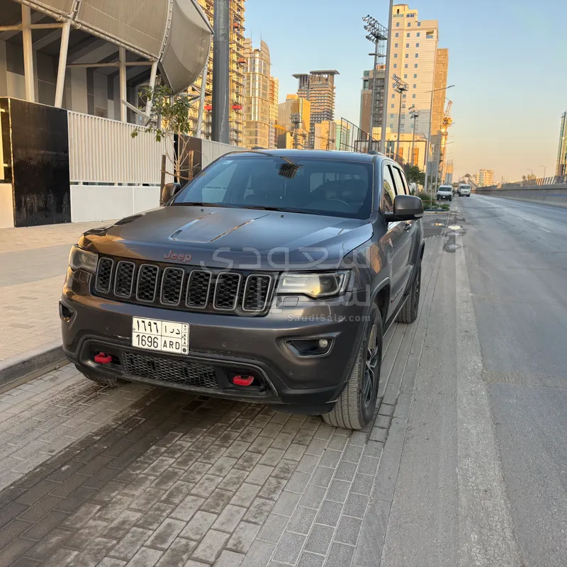 2017 جييب جراند شيروكي تريل هوك