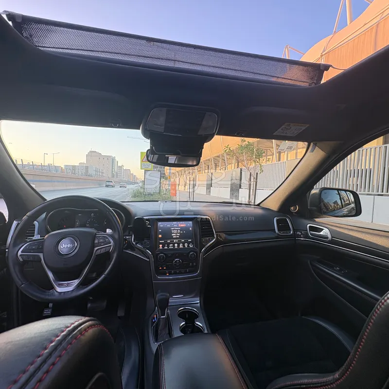 2017 جييب جراند شيروكي تريل هوك