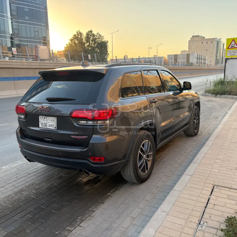 2017 جييب جراند شيروكي تريل هوك