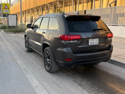 2017 جييب جراند شيروكي تريل هوك