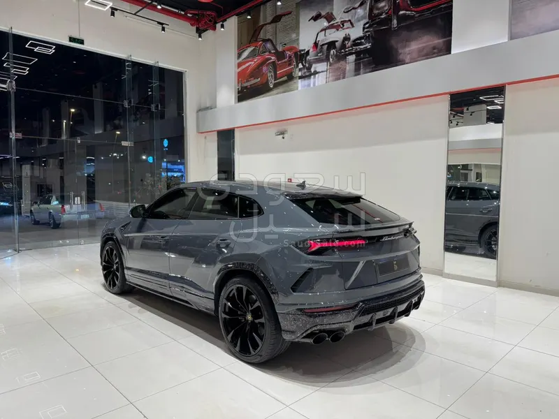 2022 لمبرجيني اوروس