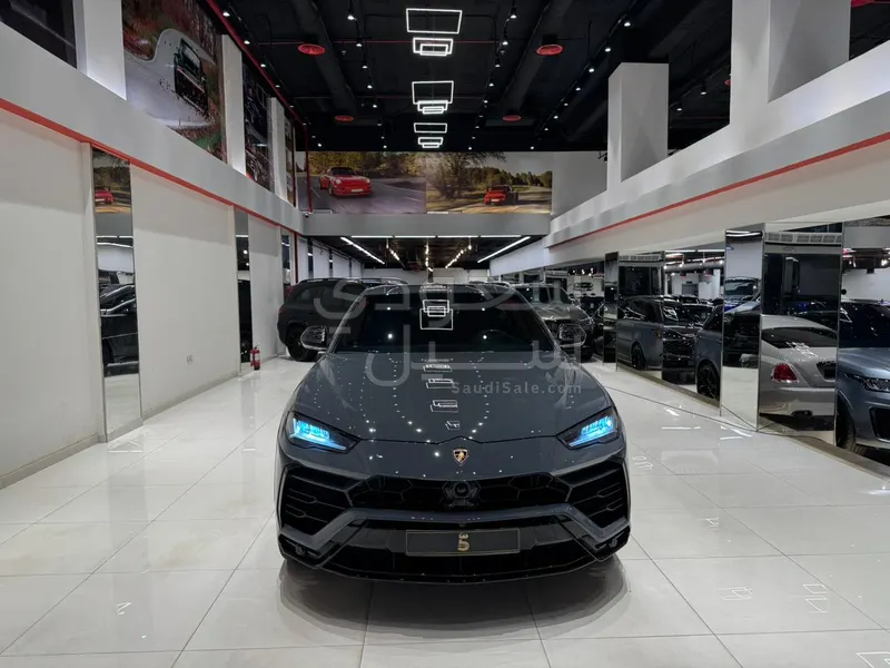 2022 لمبرجيني اوروس