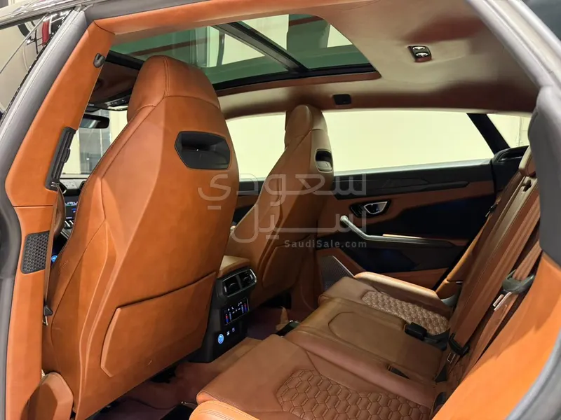 2022 لمبرجيني اوروس