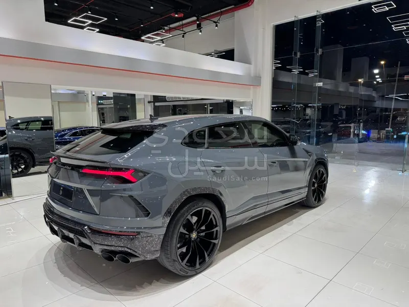 2022 لمبرجيني اوروس