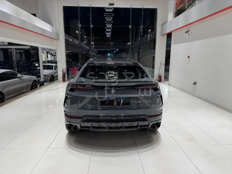 2022 لمبرجيني اوروس