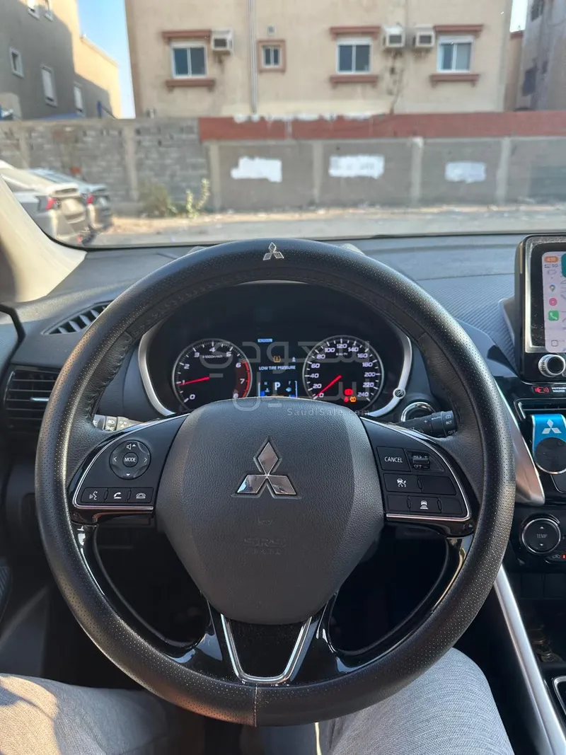 2024 متسوبيشي اكليبس كروس