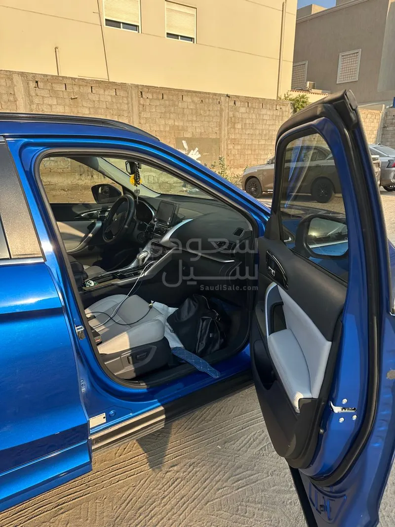 2024 متسوبيشي اكليبس كروس