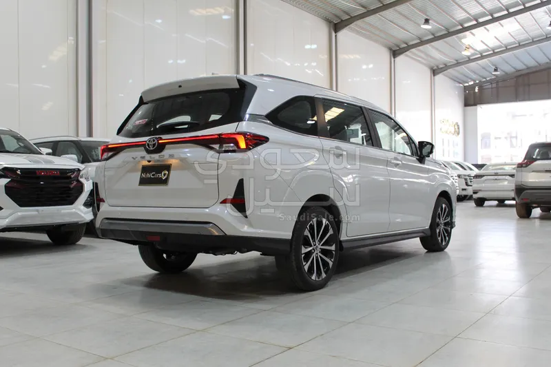 2025 تويوتا فيلوز