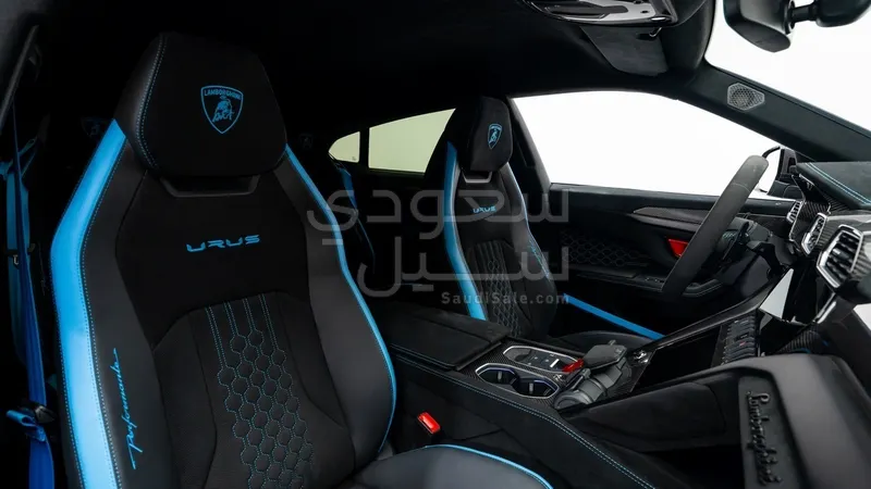 2023 لمبرجيني اوروس بيرفورمانتي