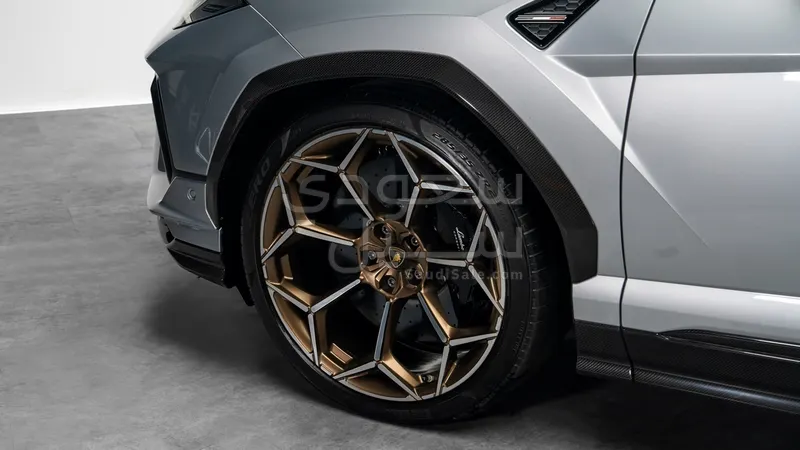 2023 لمبرجيني اوروس بيرفورمانتي