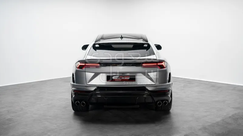 2023 لمبرجيني اوروس بيرفورمانتي