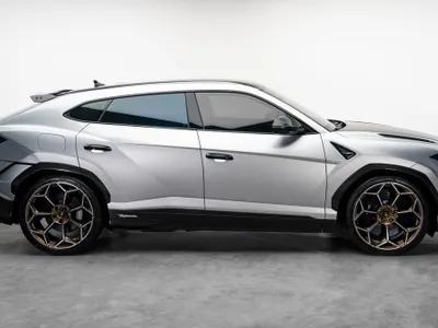 2023 لمبرجيني اوروس بيرفورمانتي