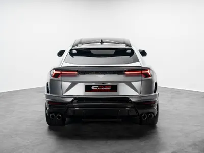 2023 لمبرجيني اوروس بيرفورمانتي