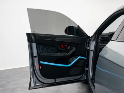 2023 لمبرجيني اوروس بيرفورمانتي