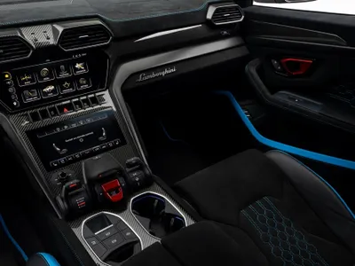 2023 لمبرجيني اوروس بيرفورمانتي