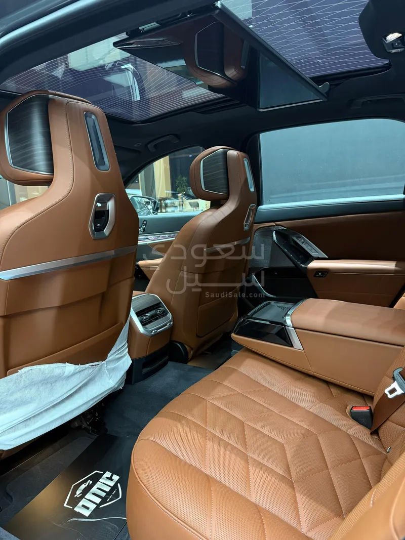 2026 بي ام دبليو الفئة السابعة 735أي