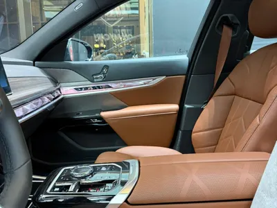 2026 بي ام دبليو الفئة السابعة 735أي