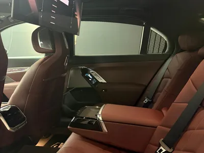 2025 بي ام دبليو الفئة السابعة 735أي