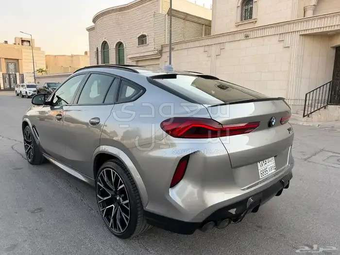 2021 بي ام دبليو الفئة اكس 6 إم