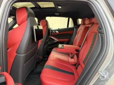 2021 بي ام دبليو الفئة اكس 6 إم