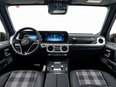 2025 مرسيدس - بنز جي 500