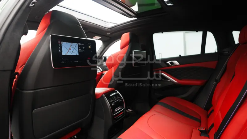 2022 بي ام دبليو الفئة اكس 6 إم كومبيتيشن