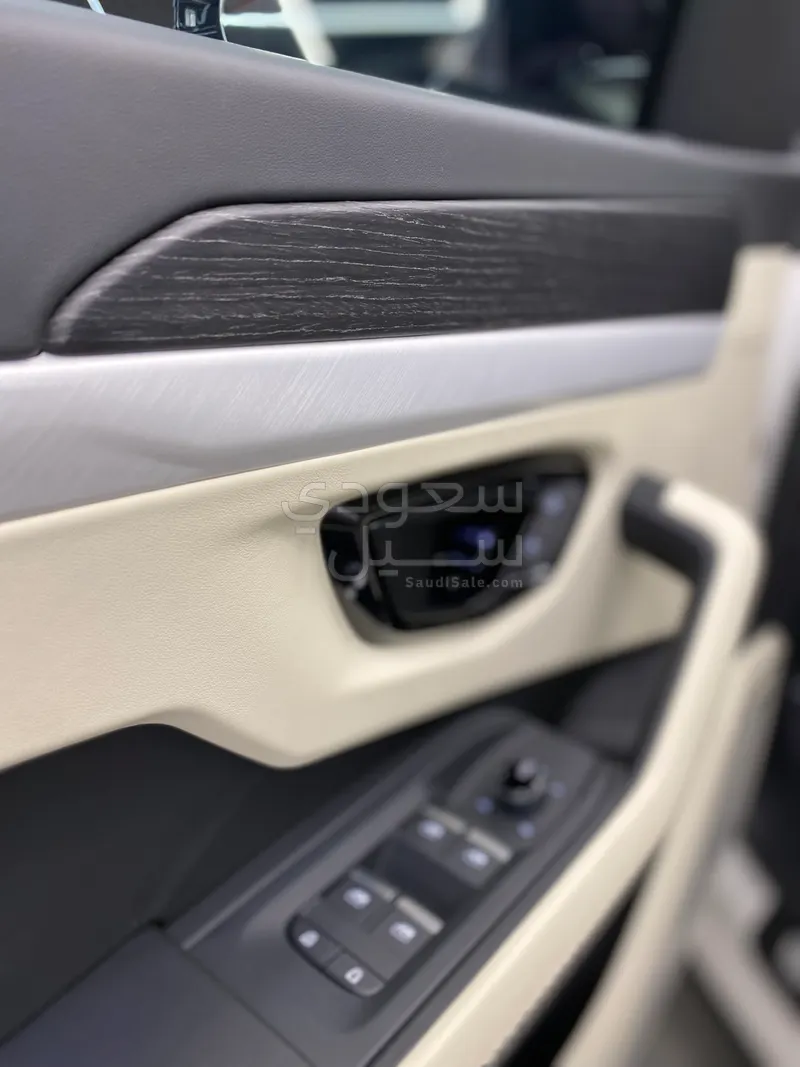 2025 لمبرجيني اوروس