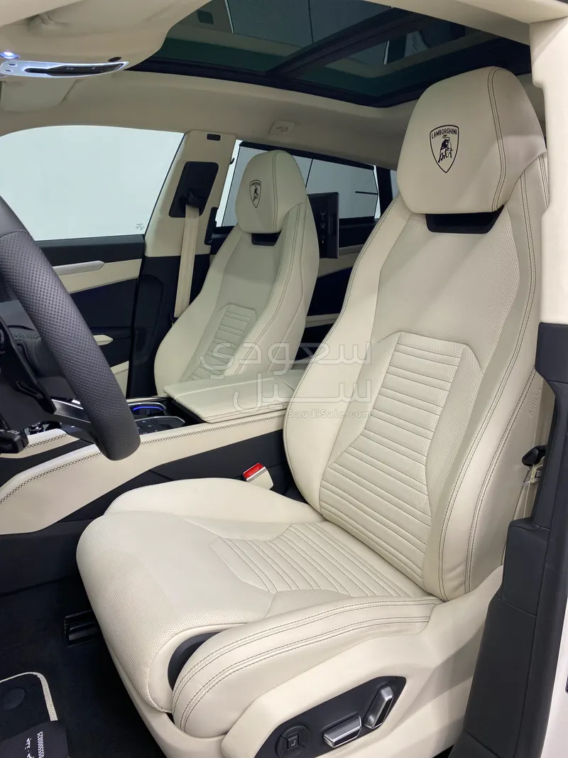 2025 لمبرجيني اوروس