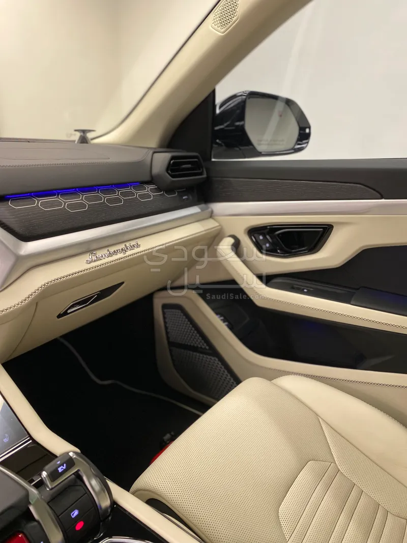 2025 لمبرجيني اوروس