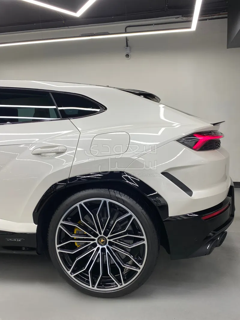 2025 لمبرجيني اوروس