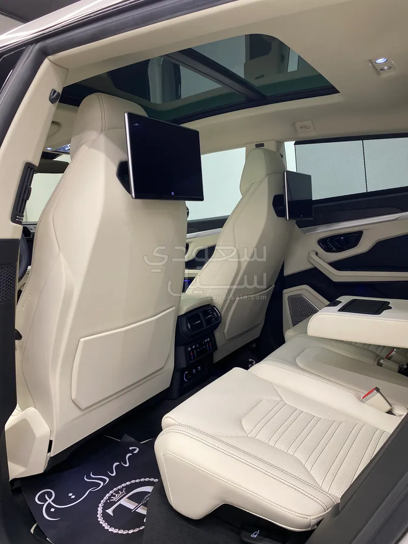 2025 لمبرجيني اوروس