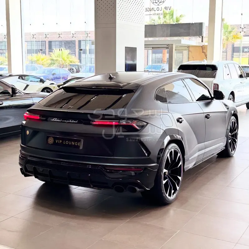 2022 لمبرجيني اوروس