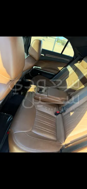 2019 كرايسلر 300 سي اكزكتيف