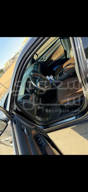 2019 كرايسلر 300 سي اكزكتيف