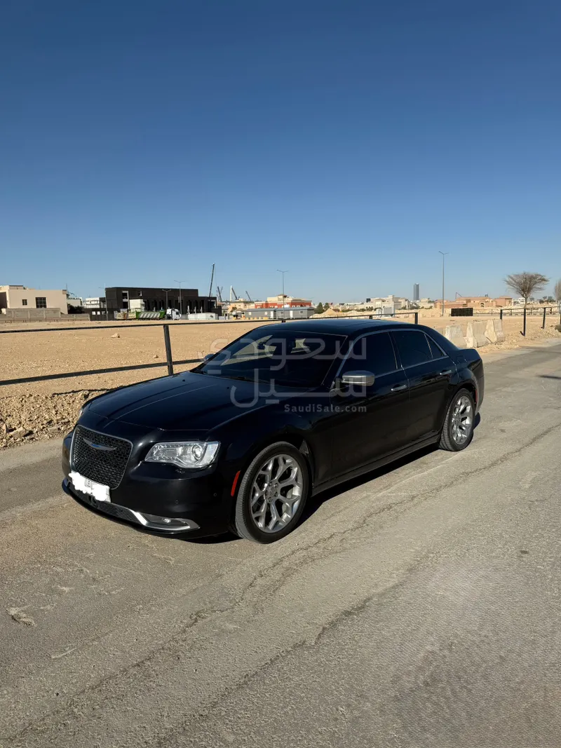 2019 كرايسلر 300 سي اكزكتيف