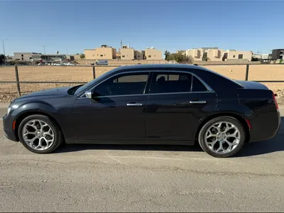 2019 كرايسلر 300 سي اكزكتيف
