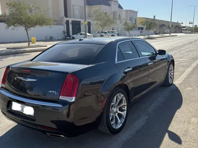 2019 كرايسلر 300 سي اكزكتيف
